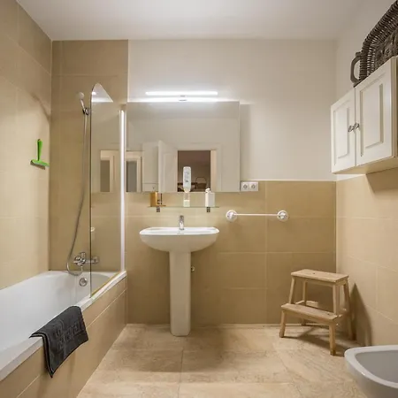 2br Penthouse With Terrace And Views