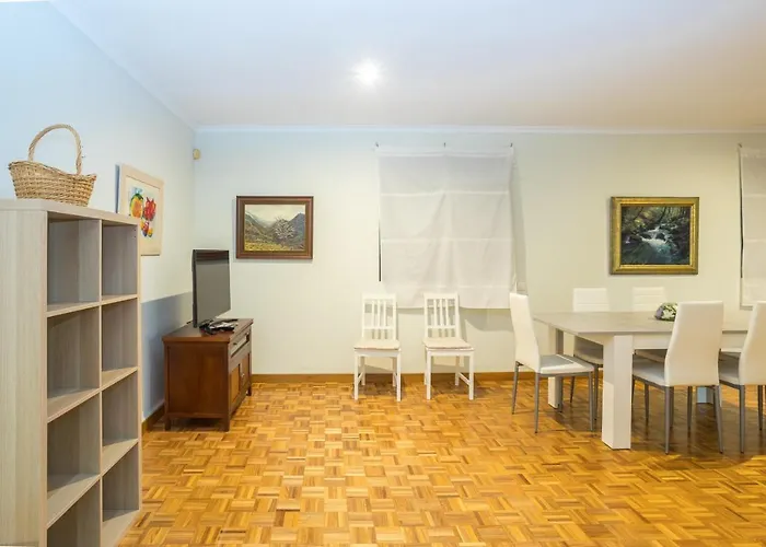 Vakantiehuis 2br Penthouse With Terrace And Views