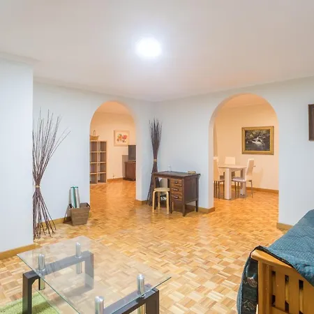 2br Penthouse With Terrace And Views Ferienhaus *